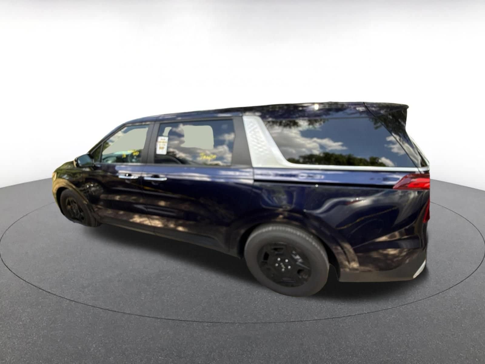 Thumbnail: 2026 Kia Carnival - 14