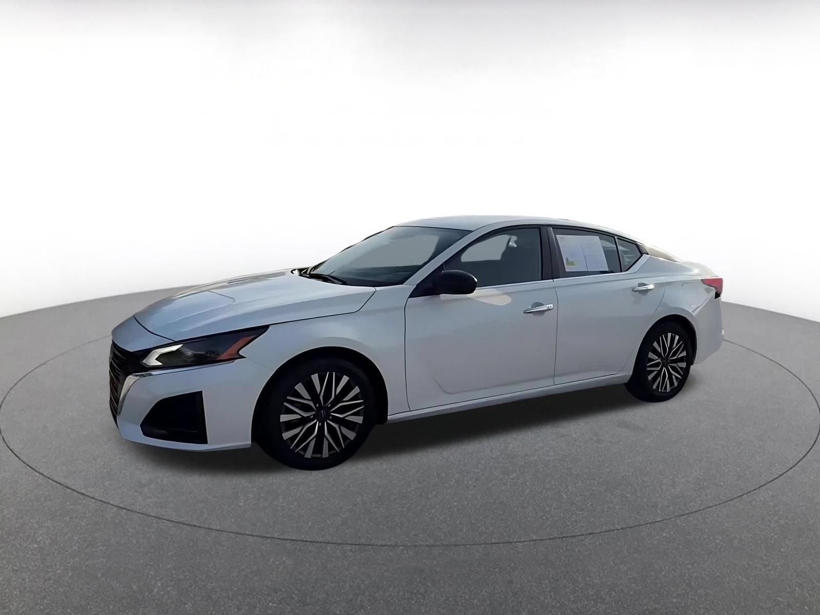 Thumbnail: 2025 Nissan Altima - 8