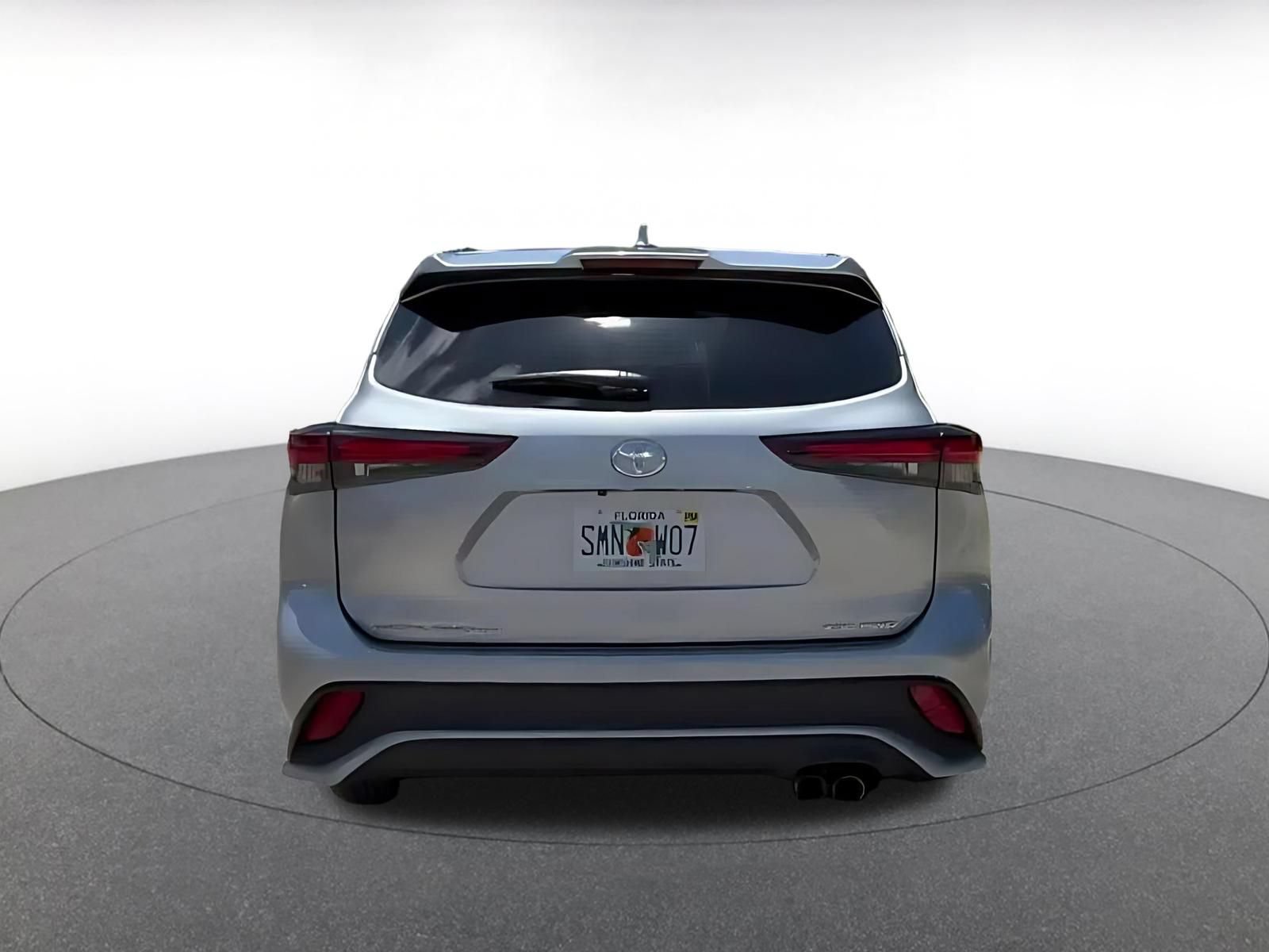 Thumbnail: 2025 Toyota Highlander - 12
