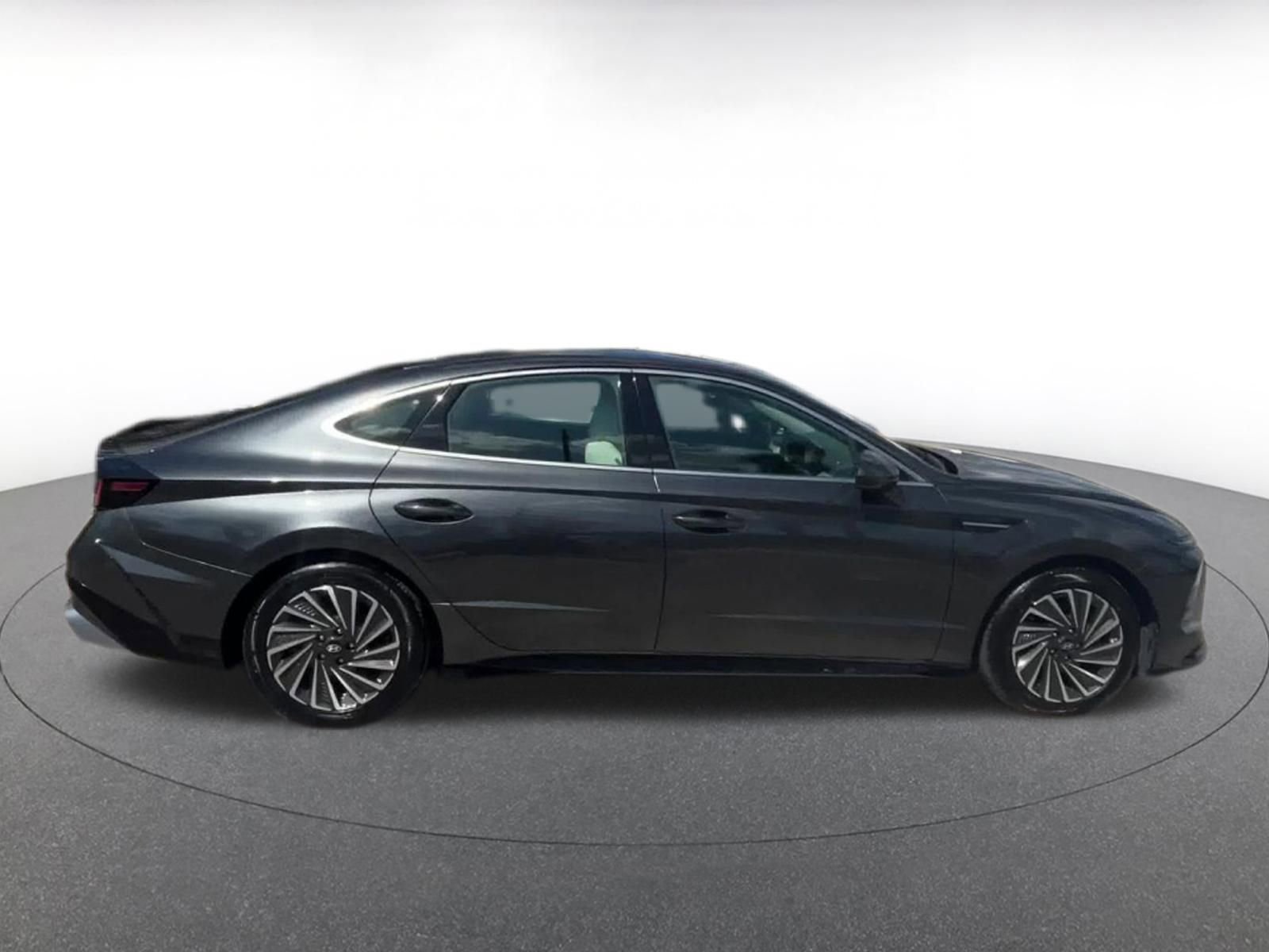 Thumbnail: 2025 Hyundai Sonata - 16