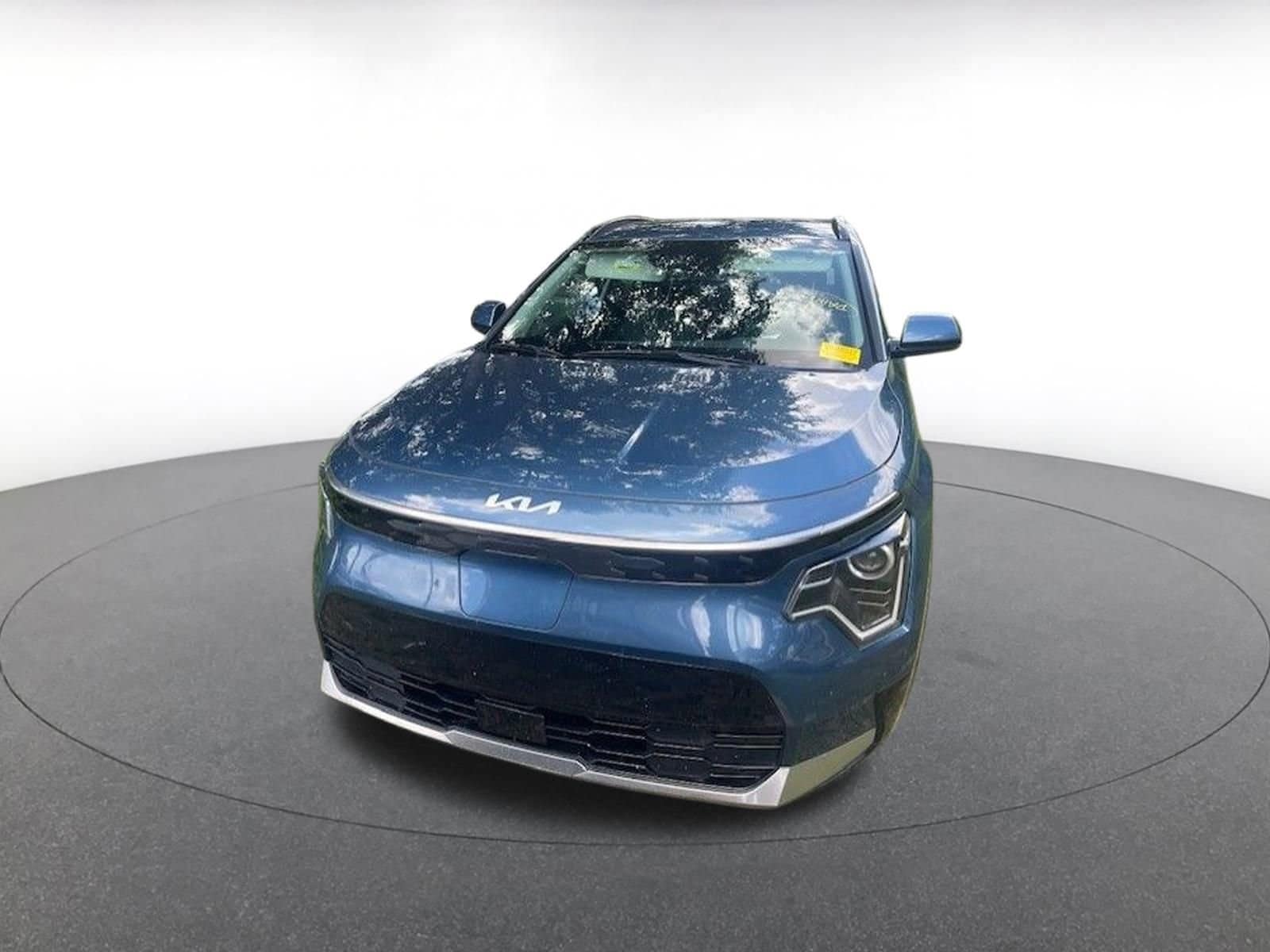 Thumbnail: 2023 Kia Niro - 2