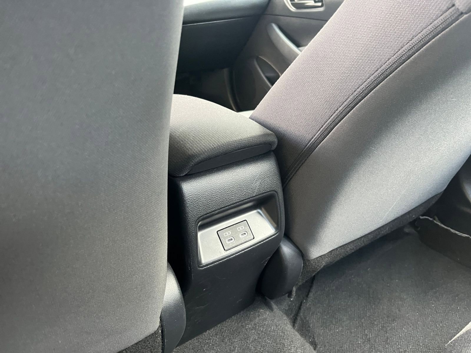 Thumbnail: 2025 Toyota Corolla - 24