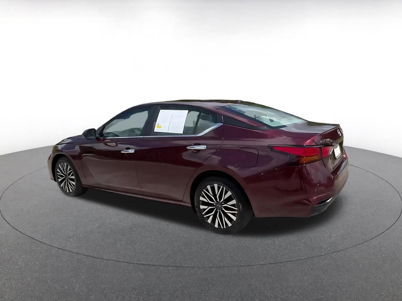 Thumbnail: 2025 Nissan Altima - 10