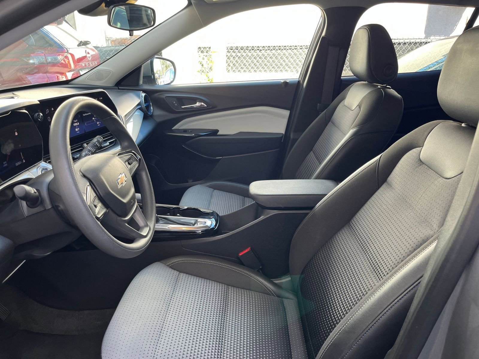 Thumbnail: 2025 Chevrolet Trax - 27