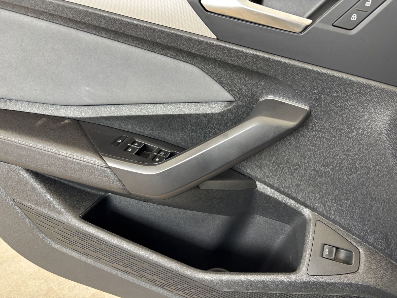 Thumbnail: 2025 Volkswagen Jetta - 18