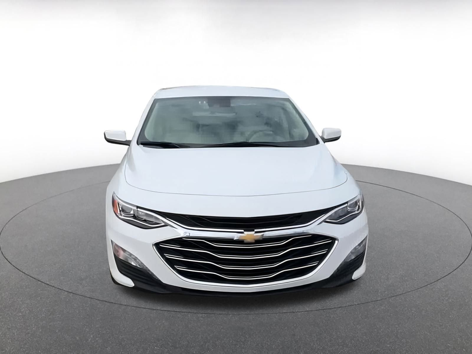 Thumbnail: 2024 Chevrolet Malibu - 3