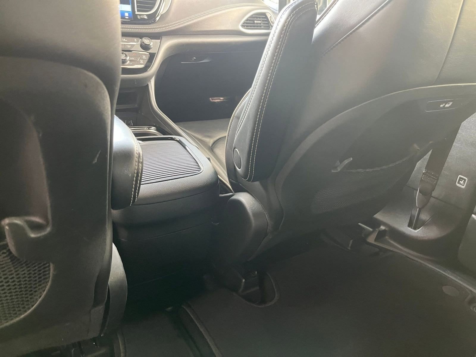 Thumbnail: 2025 Chrysler Pacifica - 29