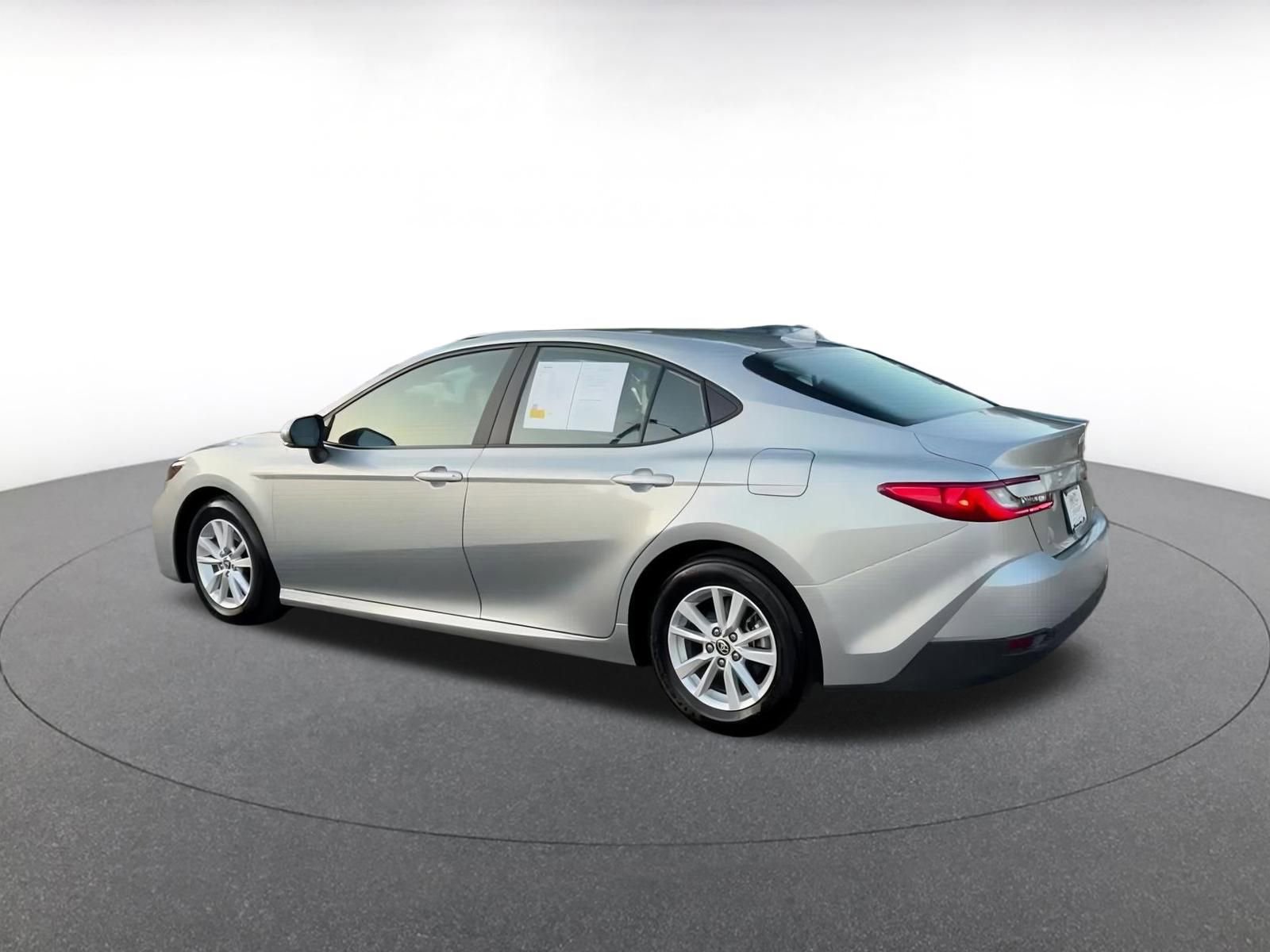 Thumbnail: 2025 Toyota Camry - 10