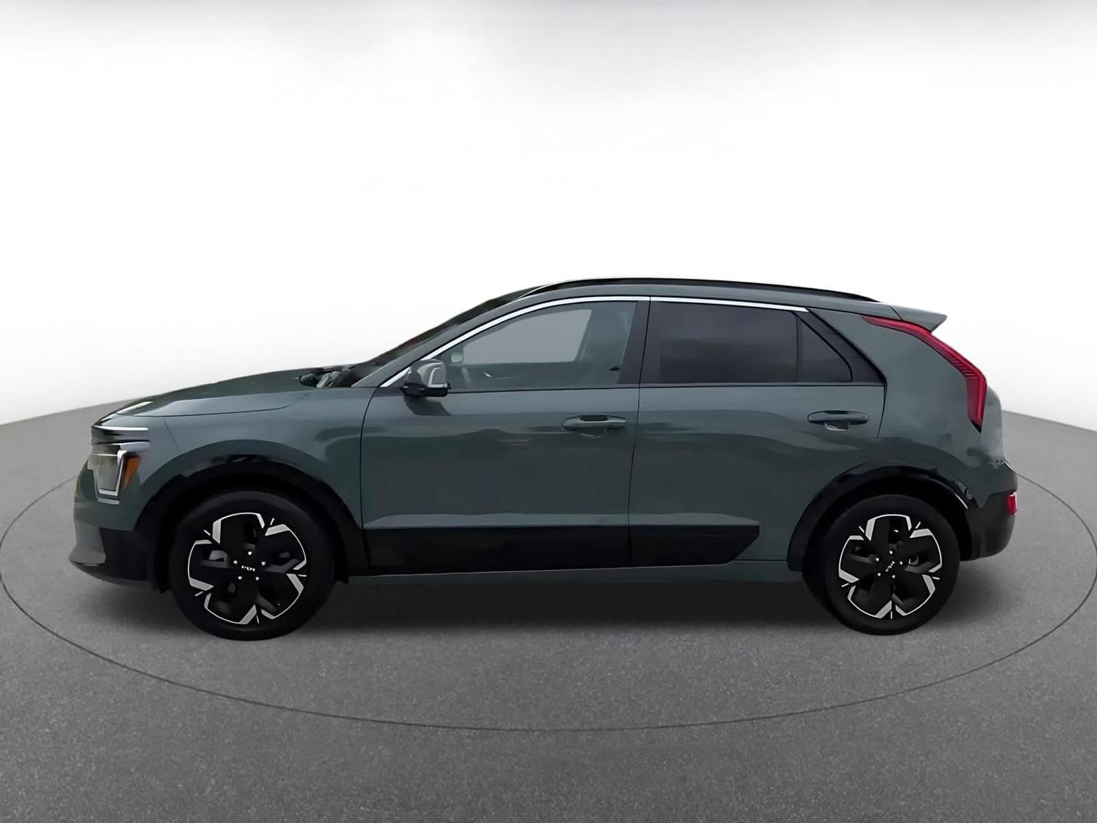 Thumbnail: 2024 Kia Niro - 9