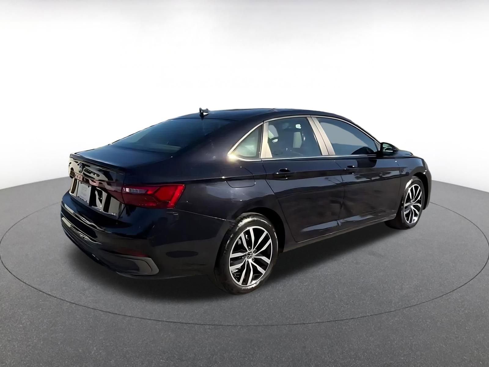 Thumbnail: 2025 Volkswagen Jetta - 15