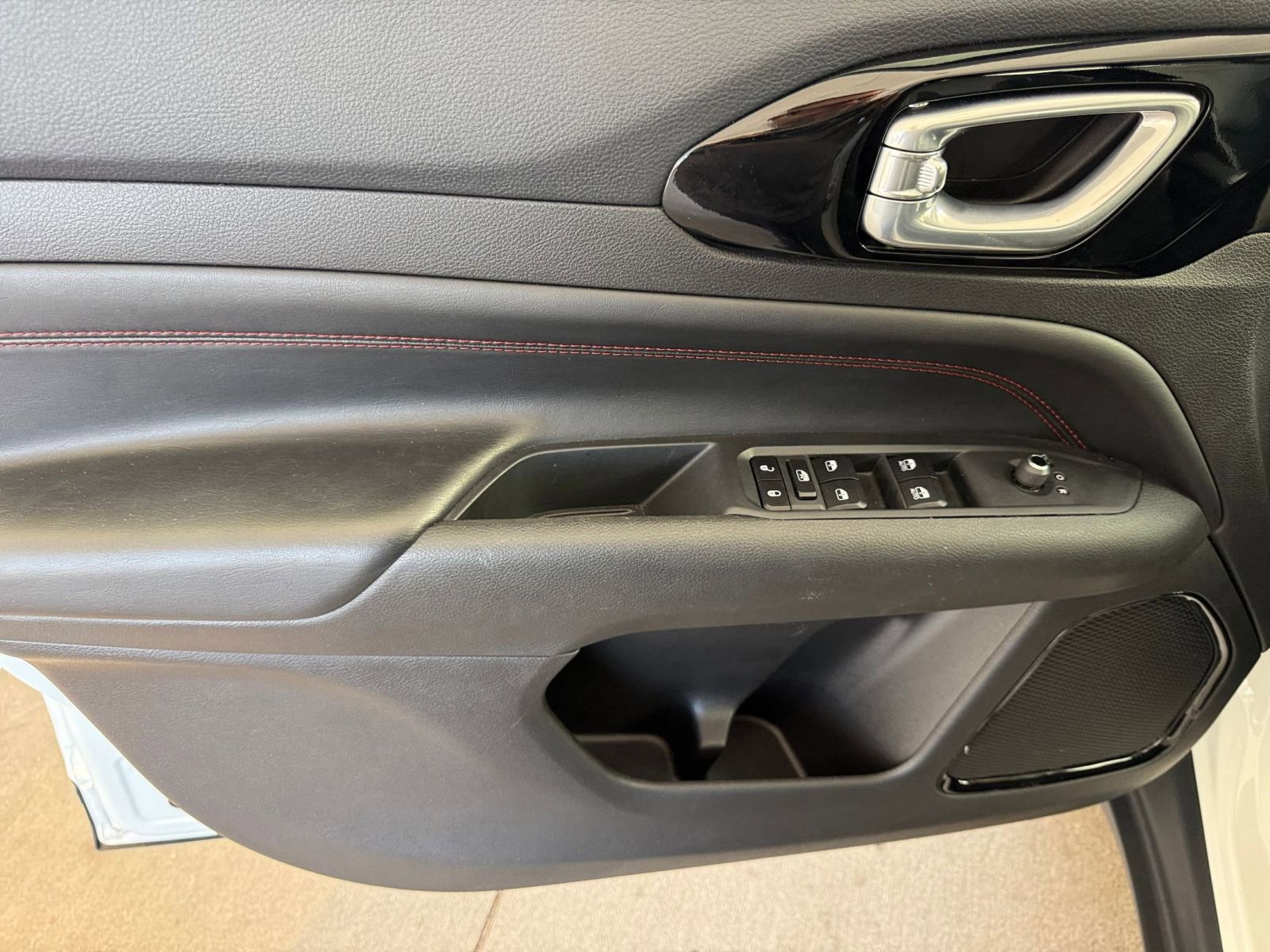 Thumbnail: 2025 Jeep Compass - 20