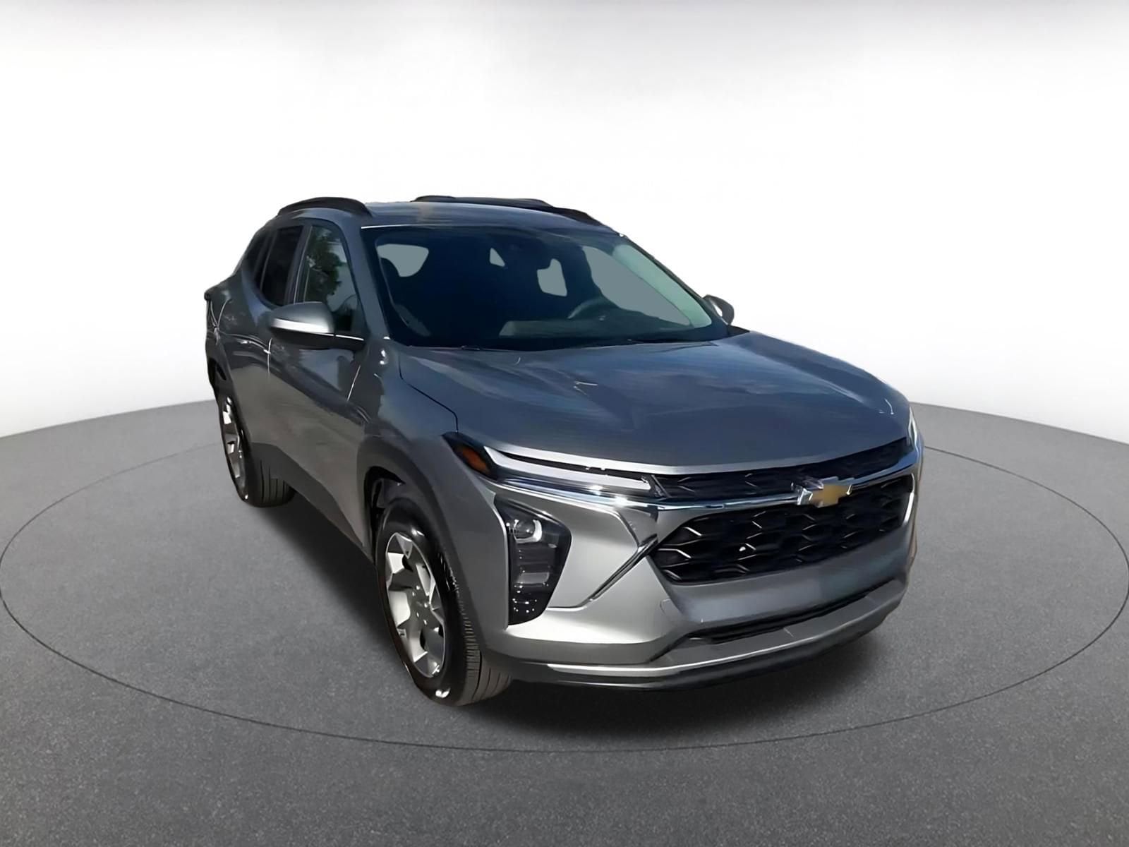 Thumbnail: 2025 Chevrolet Trax - 3