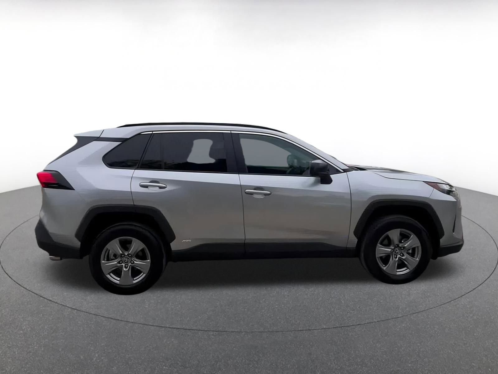 Thumbnail: 2025 Toyota RAV4 - 28