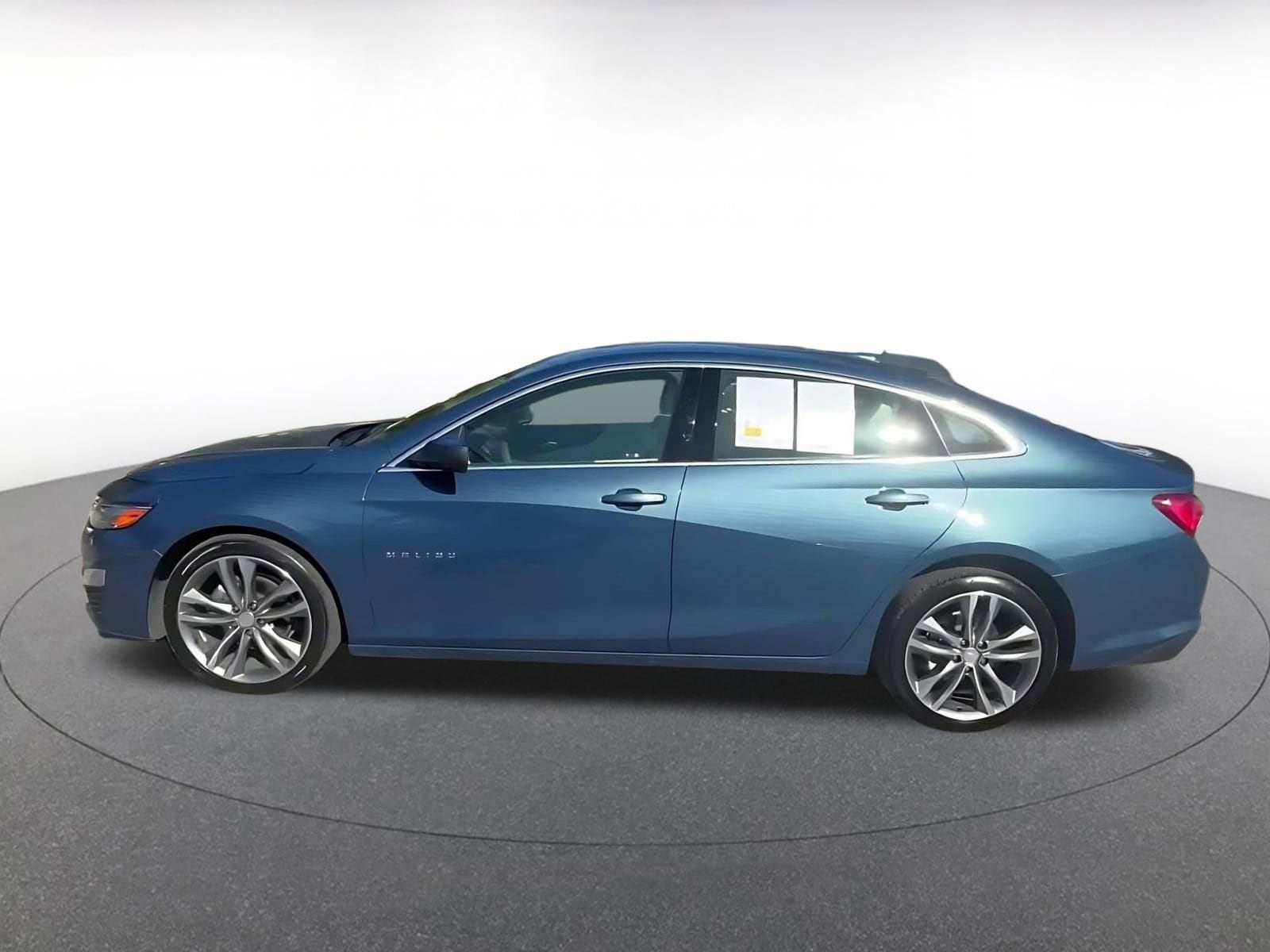 Thumbnail: 2024 Chevrolet Malibu - 9