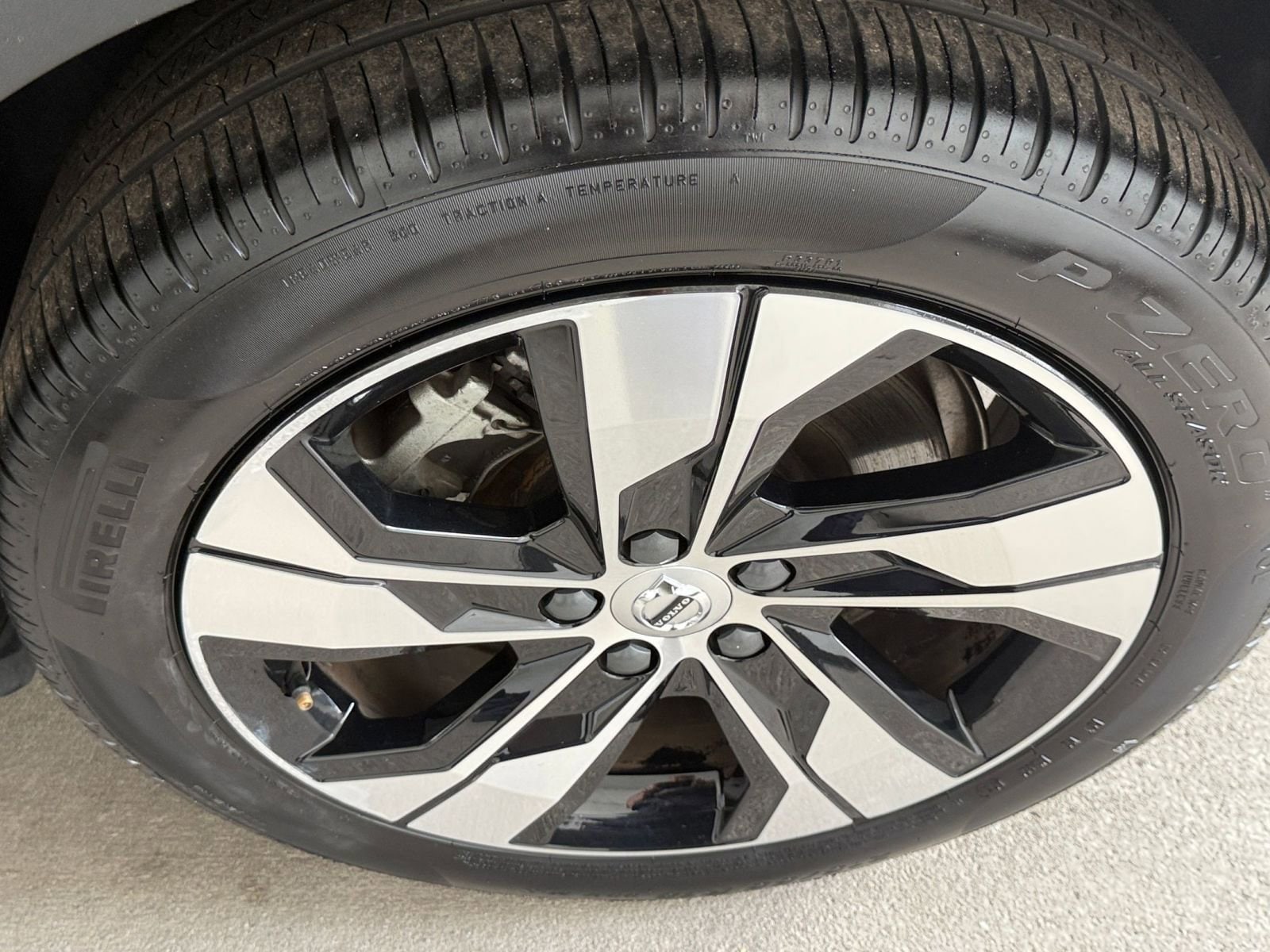 Thumbnail: 2025 Volvo S60 - 30