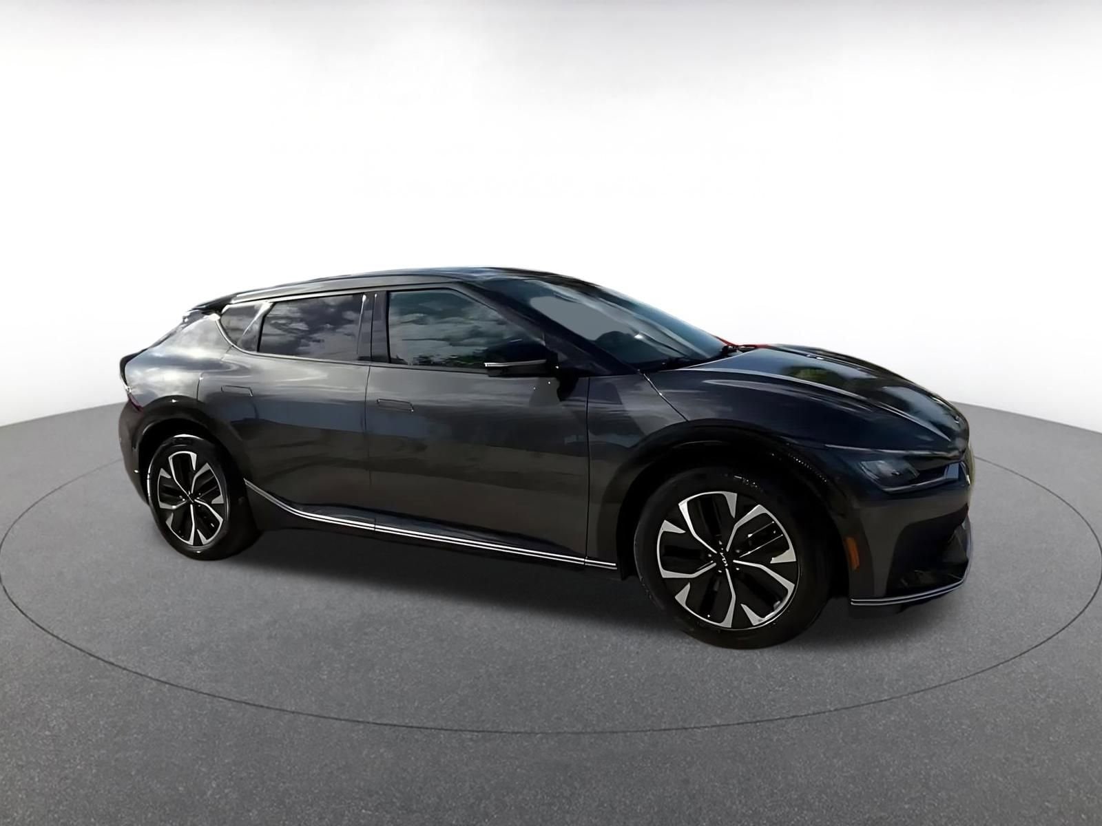 Thumbnail: 2023 Kia EV6 - 2