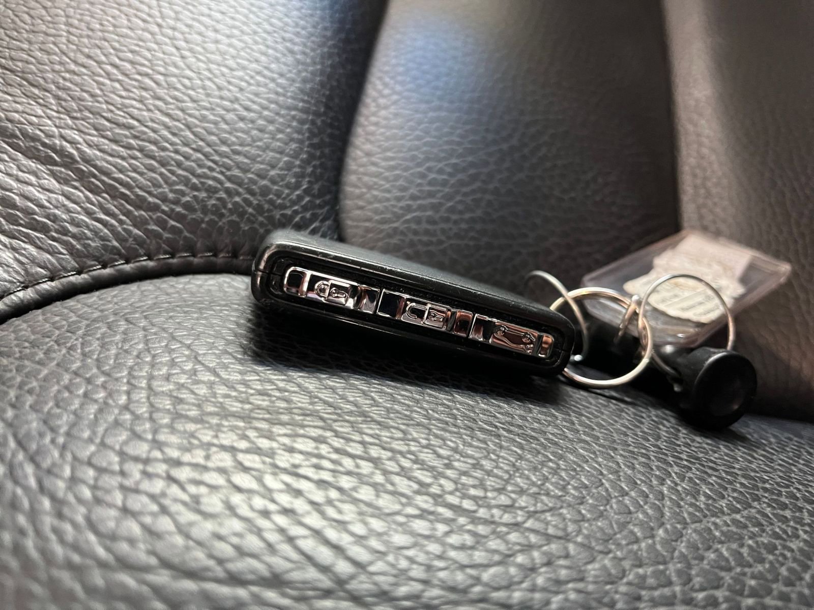 Thumbnail: 2025 Volvo S60 - 22