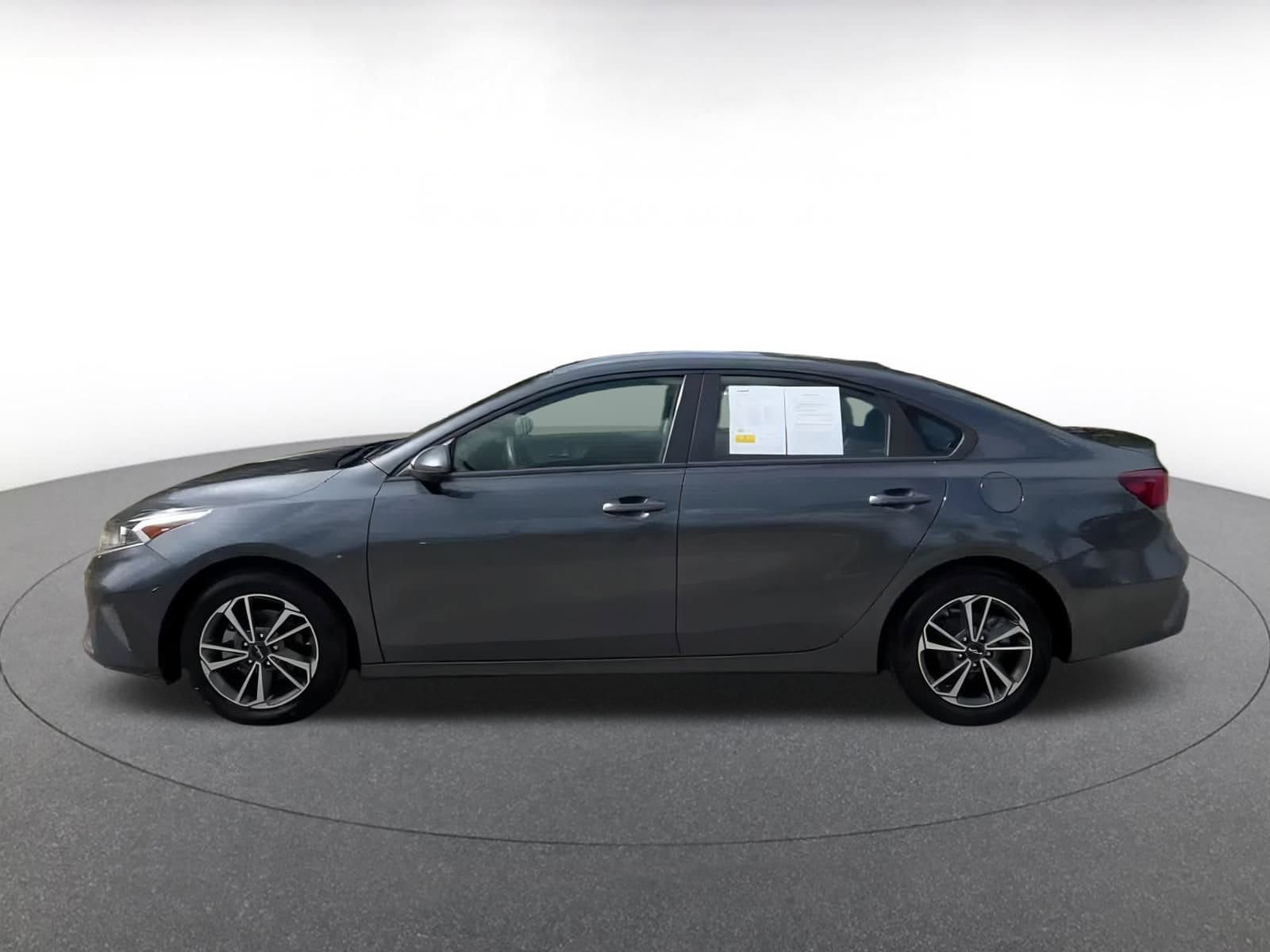 Thumbnail: 2023 Kia Forte - 7