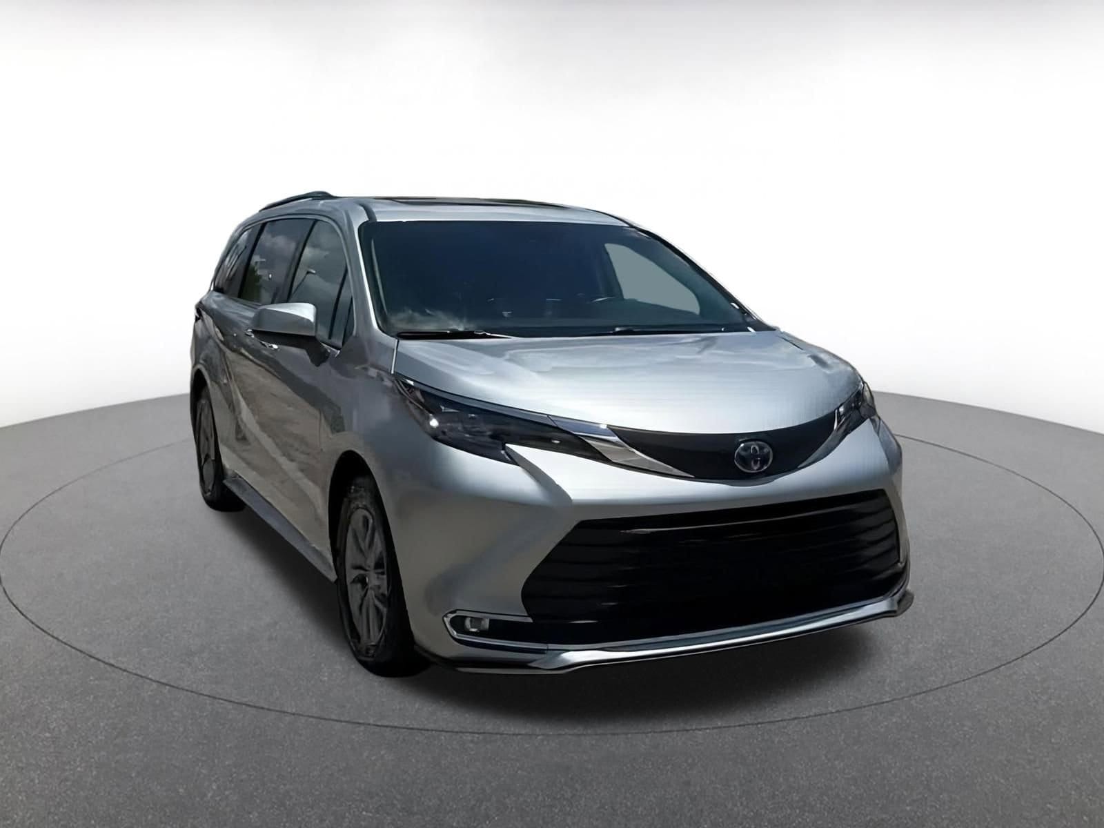 Thumbnail: 2024 Toyota Sienna - 2