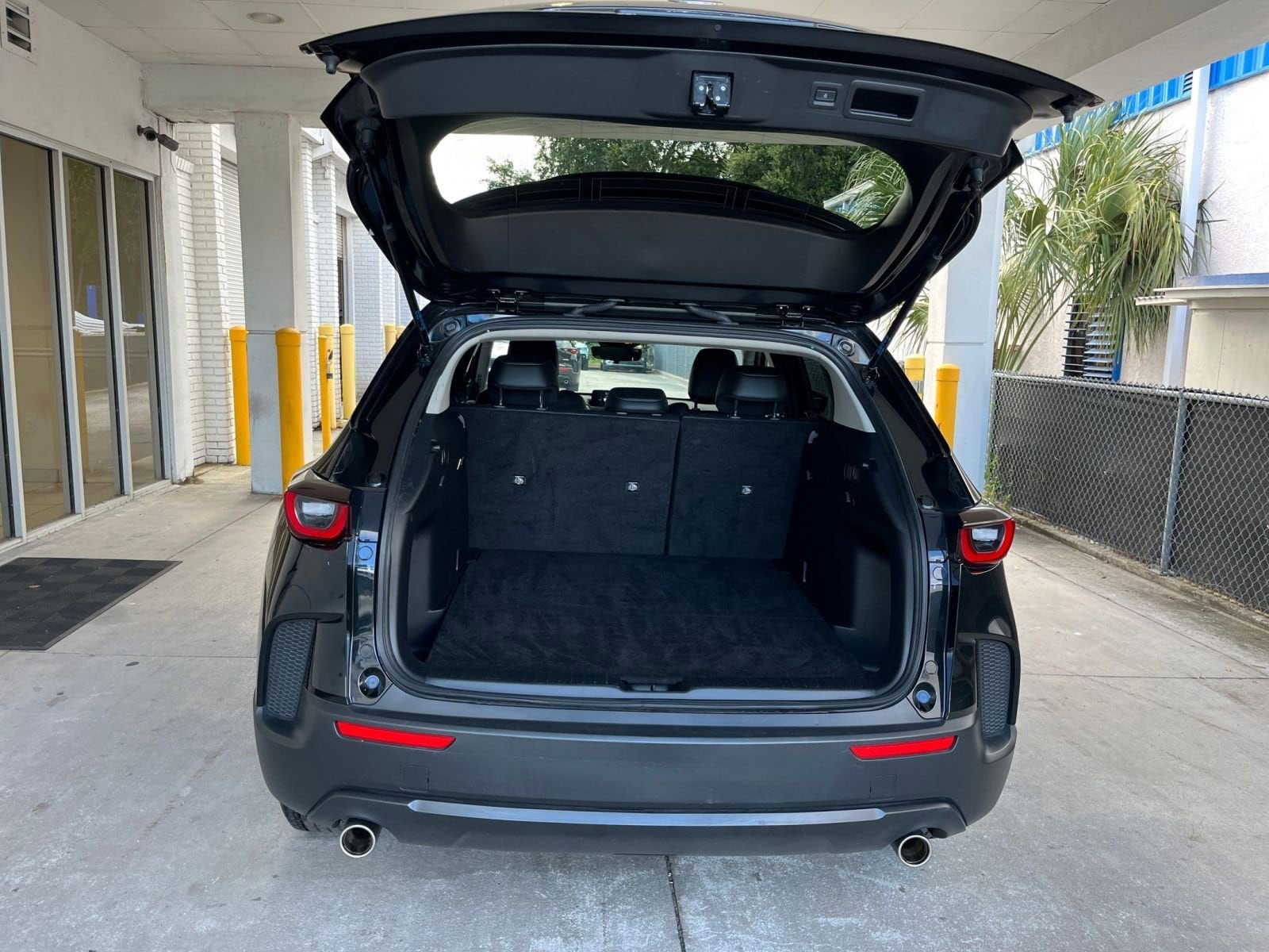 Thumbnail: 2025 Mazda CX-50 - 31