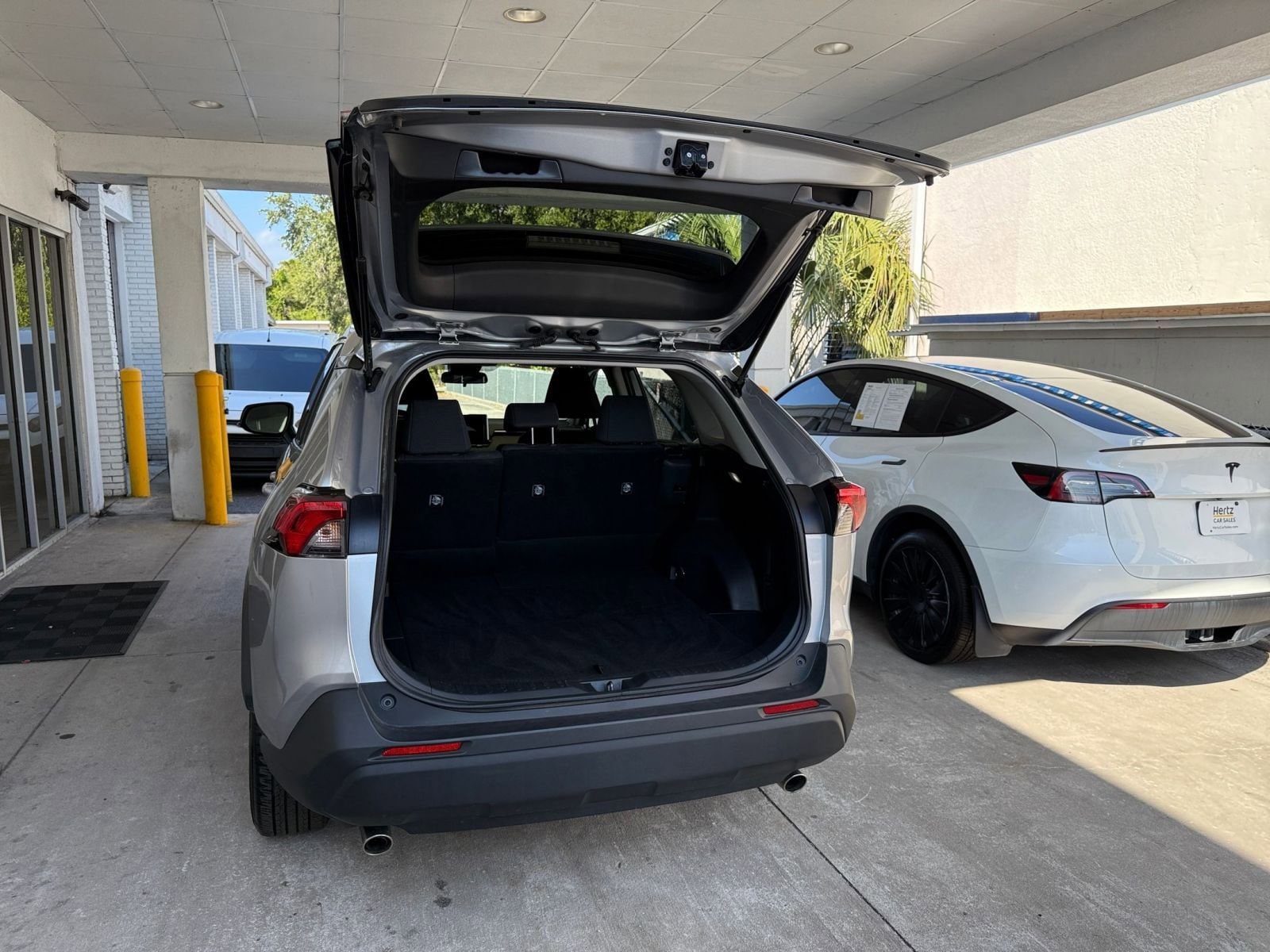 Thumbnail: 2025 Toyota RAV4 - 31