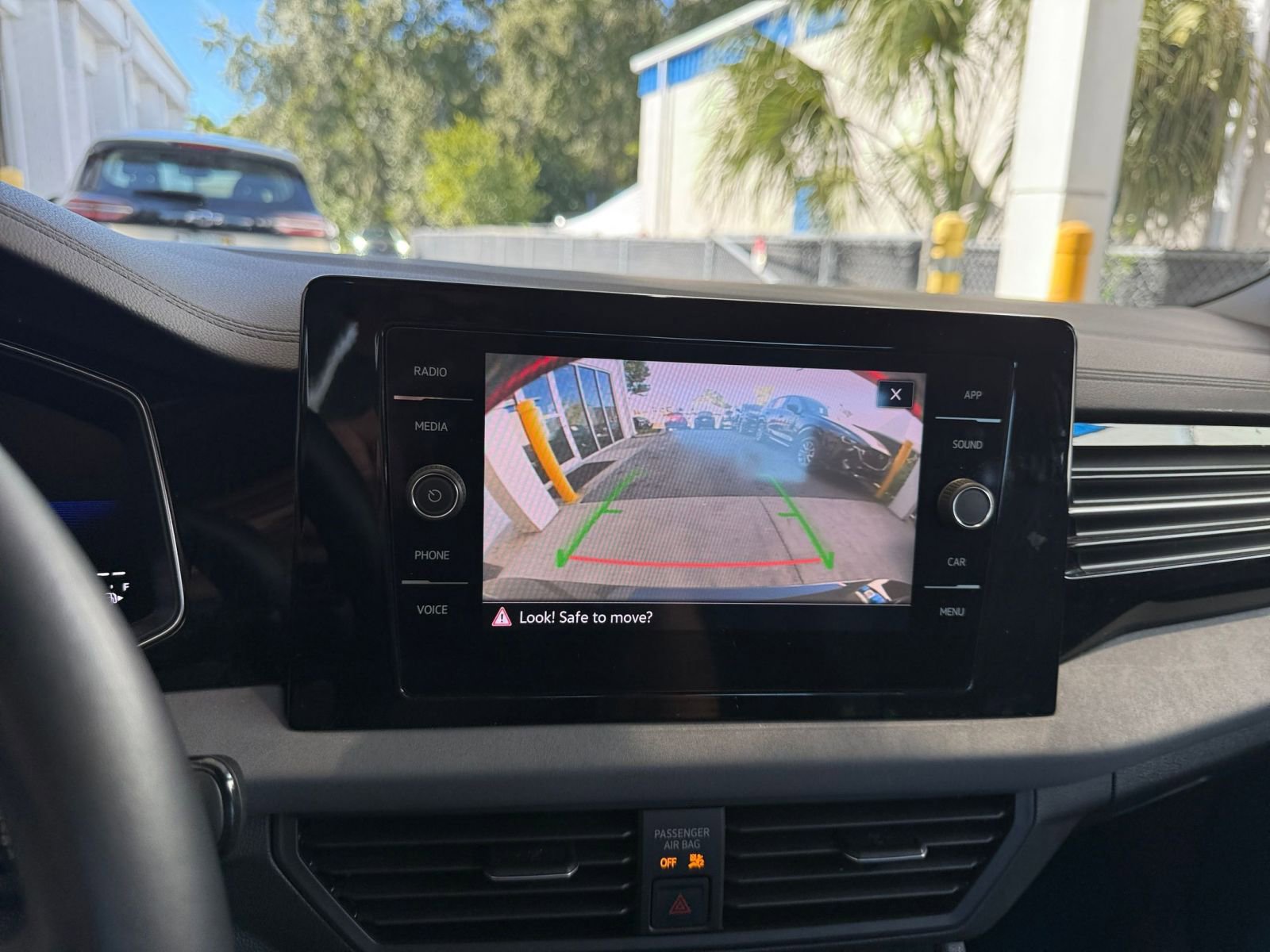 Thumbnail: 2025 Volkswagen Jetta - 17