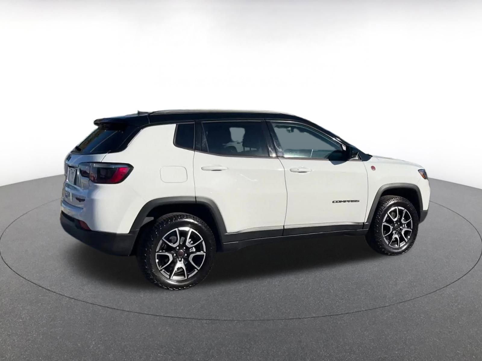 Thumbnail: 2025 Jeep Compass - 14