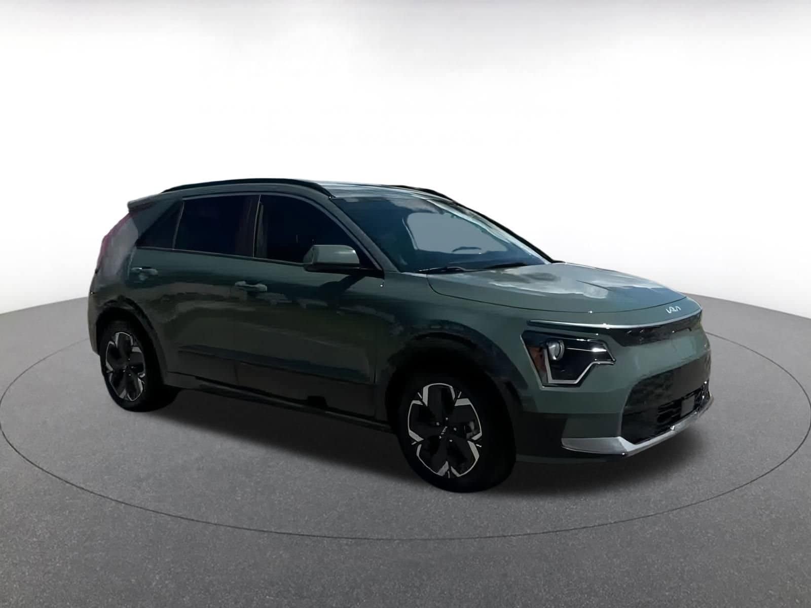 Thumbnail: 2023 Kia Niro - 2