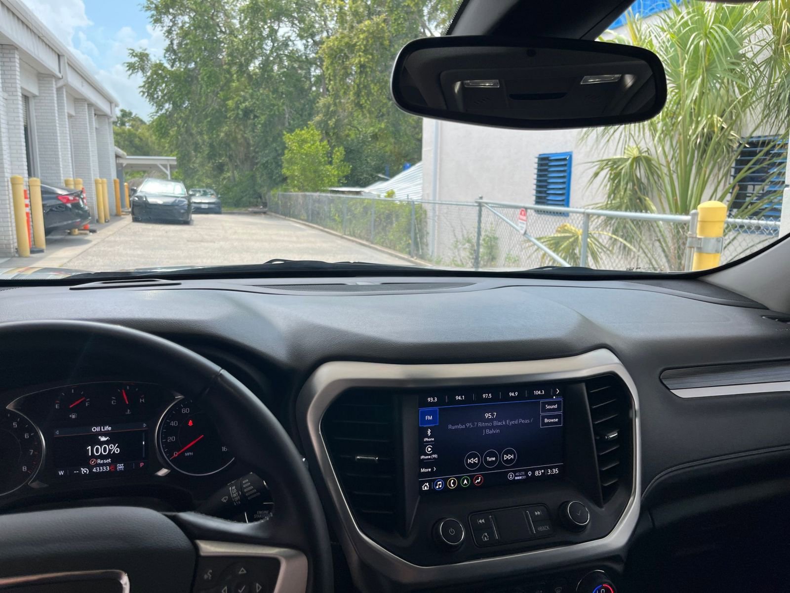 Thumbnail: 2023 GMC Acadia - 33