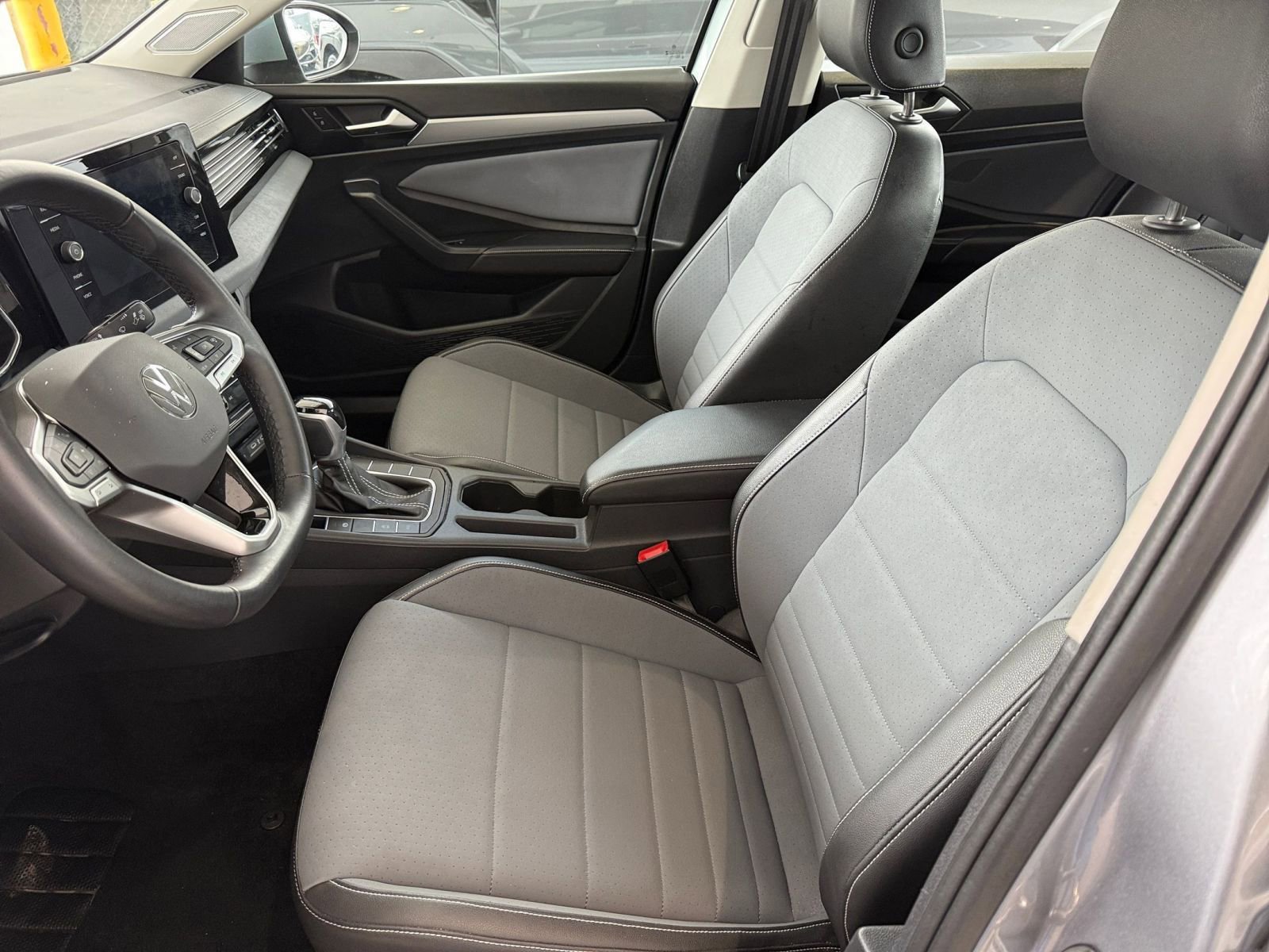 Thumbnail: 2025 Volkswagen Jetta - 27