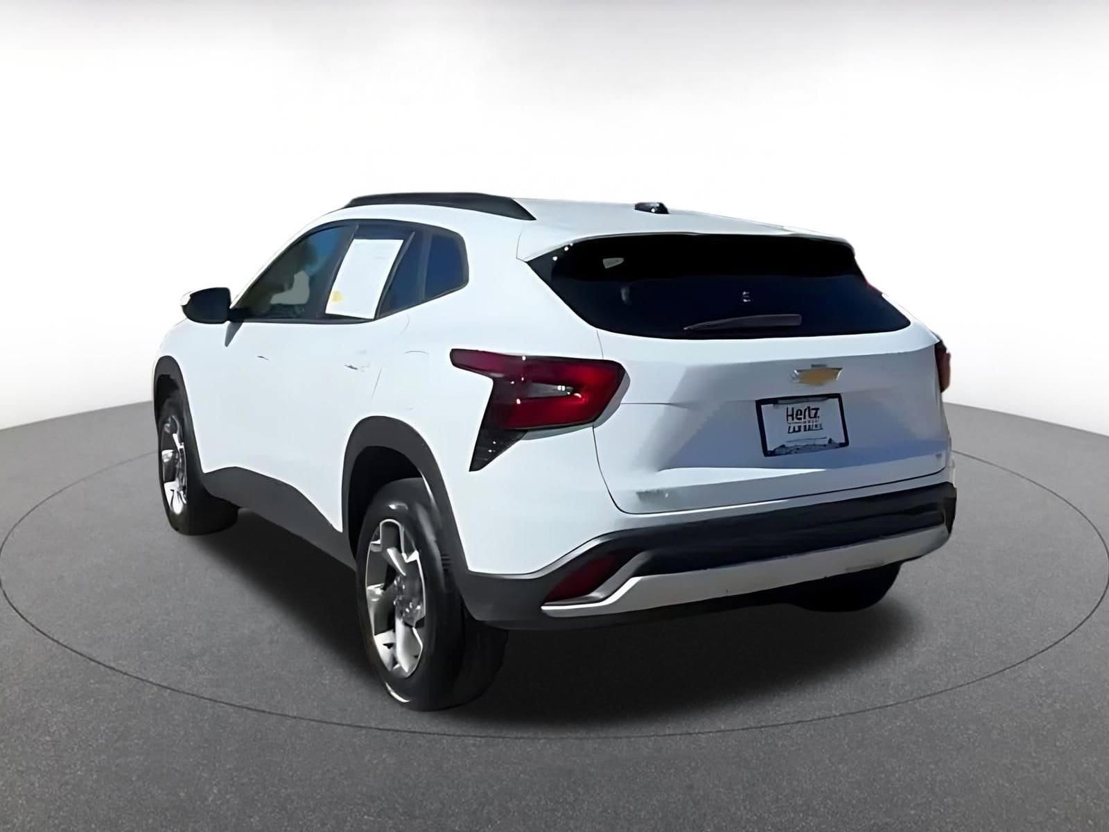 Thumbnail: 2025 Chevrolet Trax - 11