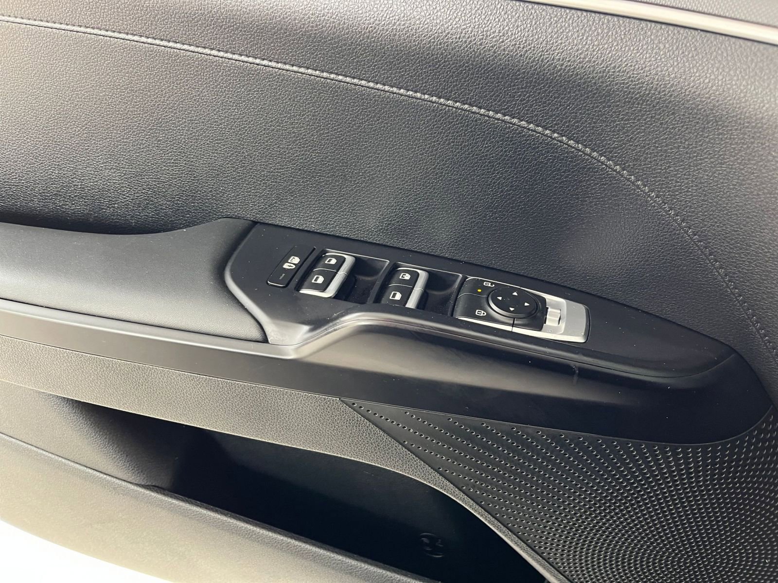 Thumbnail: 2025 Kia K5 - 18