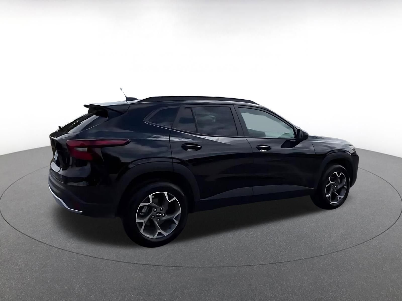 Thumbnail: 2025 Chevrolet Trax - 14