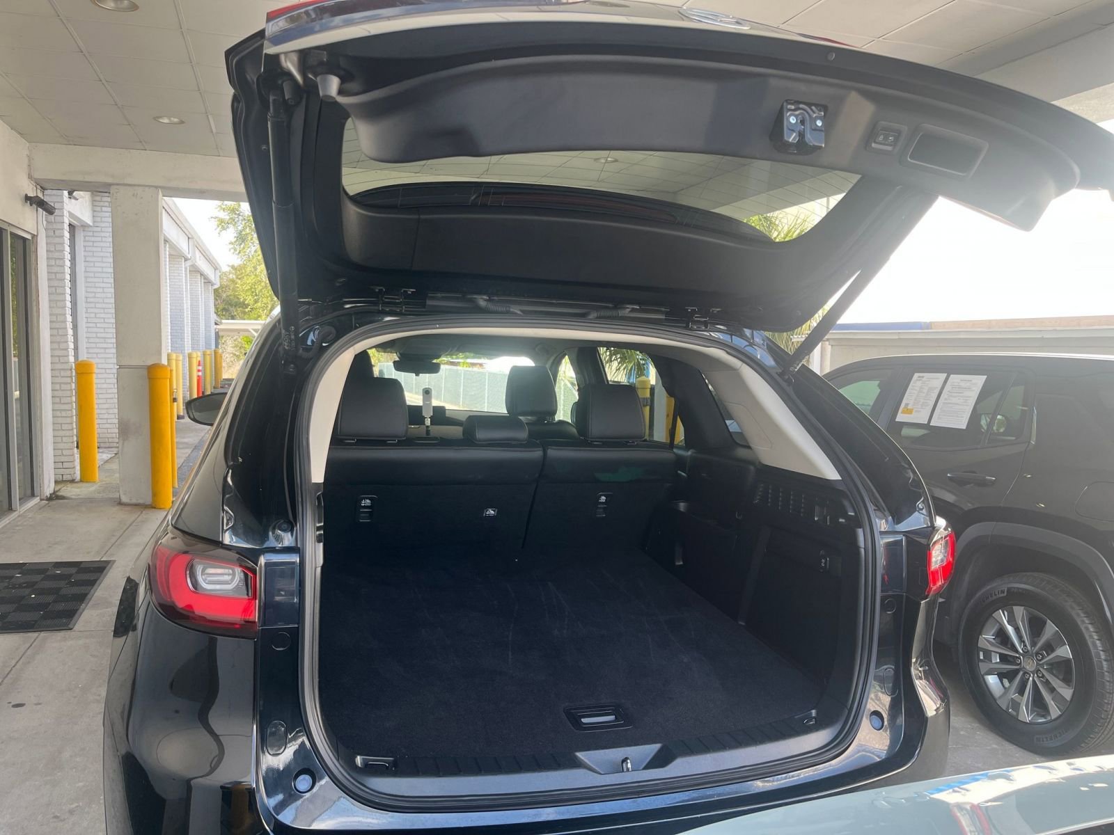 Thumbnail: 2025 Mazda CX-70 - 33