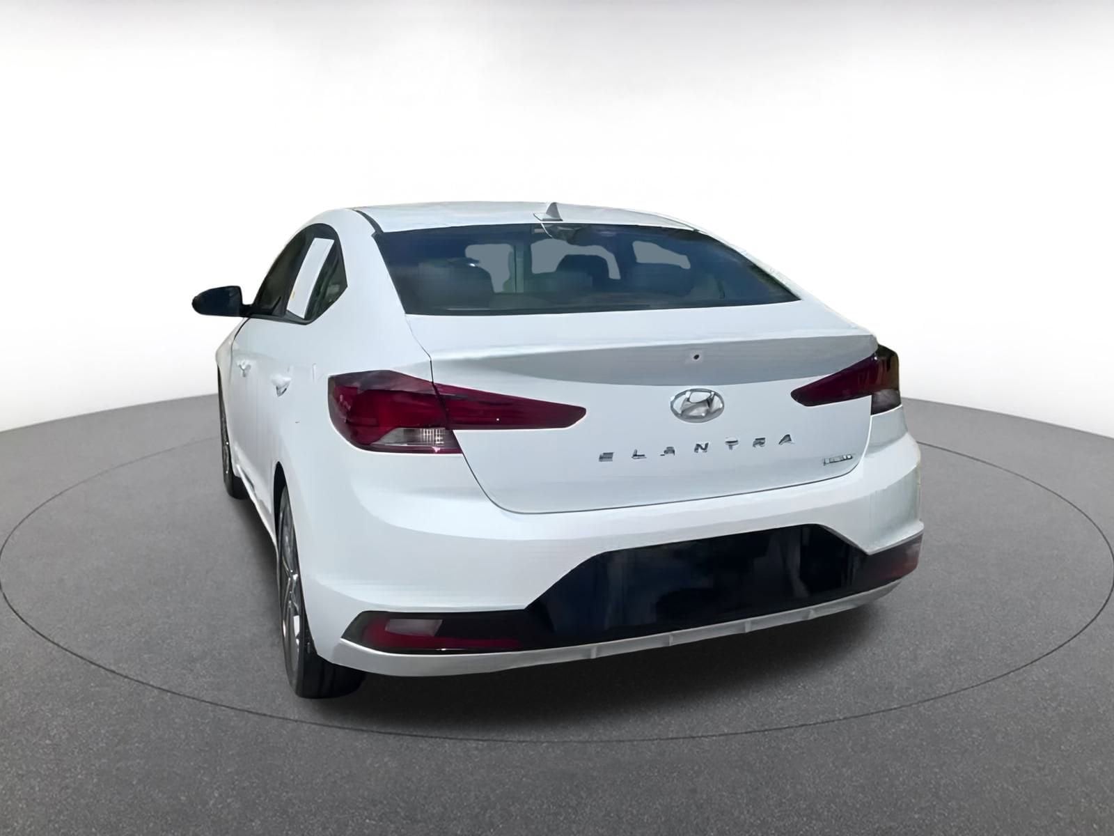 Thumbnail: 2020 Hyundai Elantra - 10