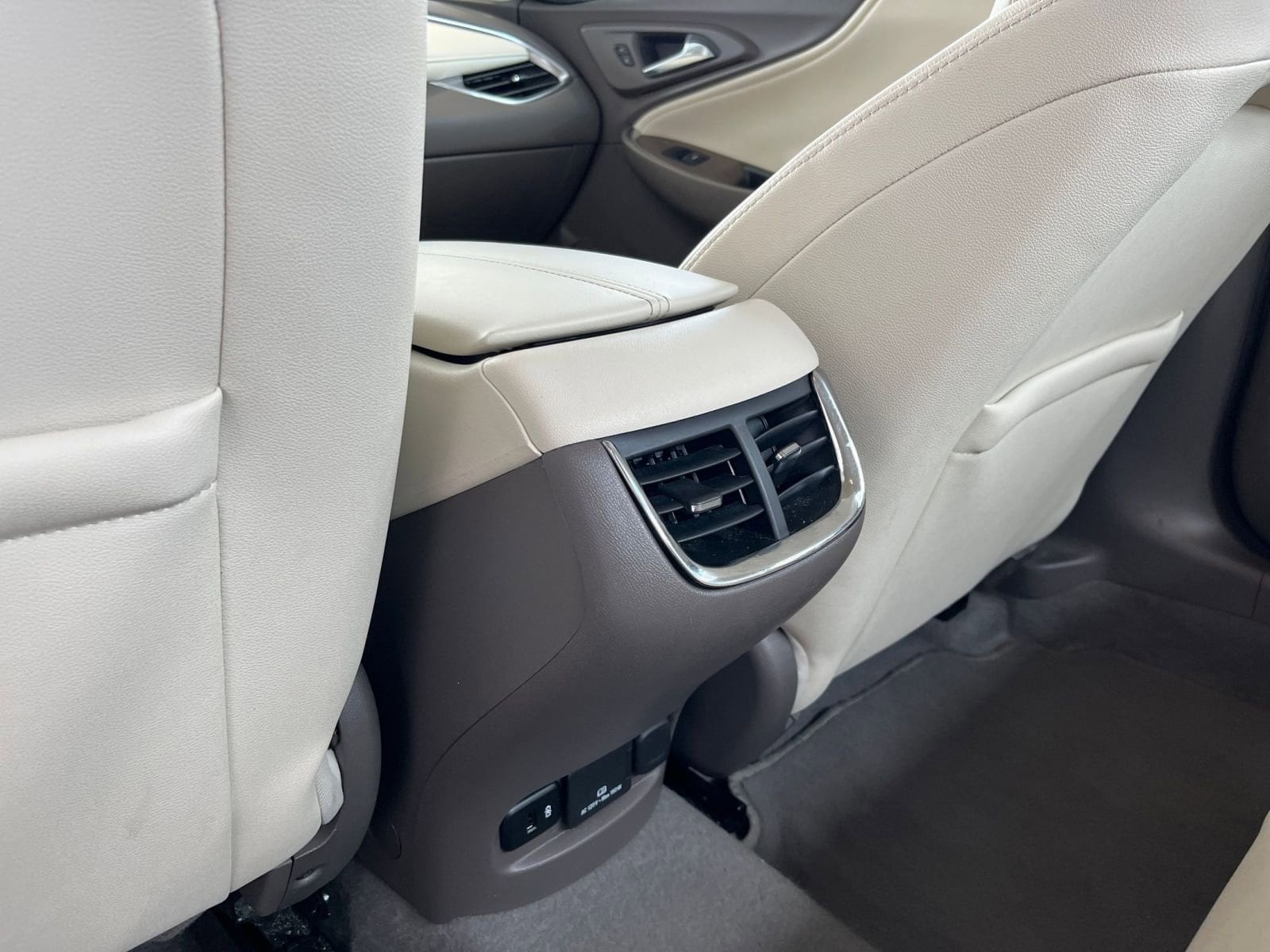 Thumbnail: 2024 Chevrolet Malibu - 24