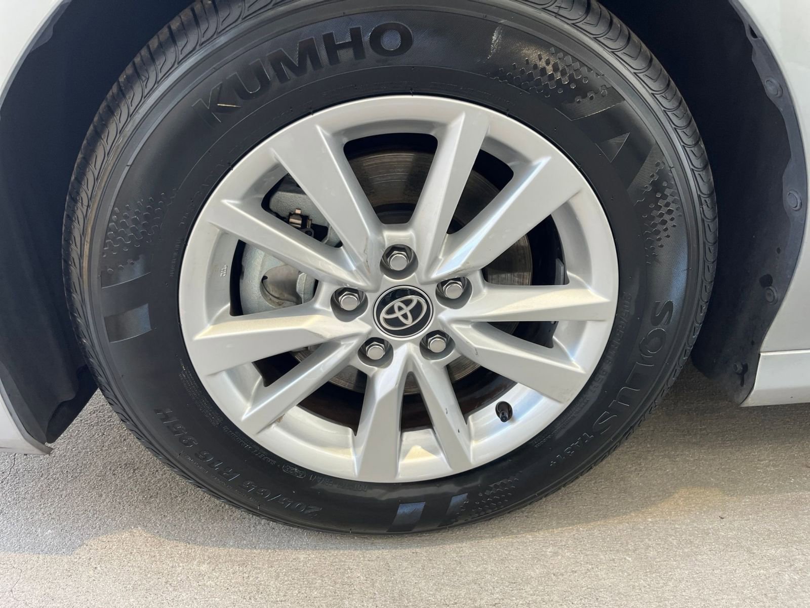 Thumbnail: 2025 Toyota Camry - 30