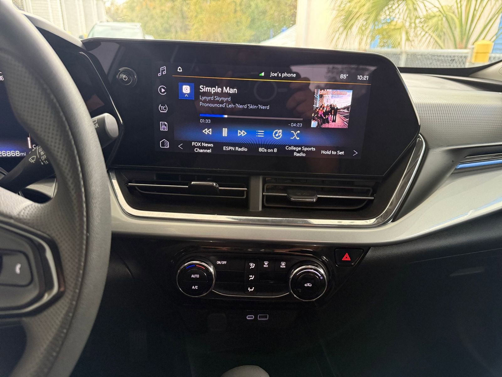 Thumbnail: 2025 Chevrolet Trax - 17