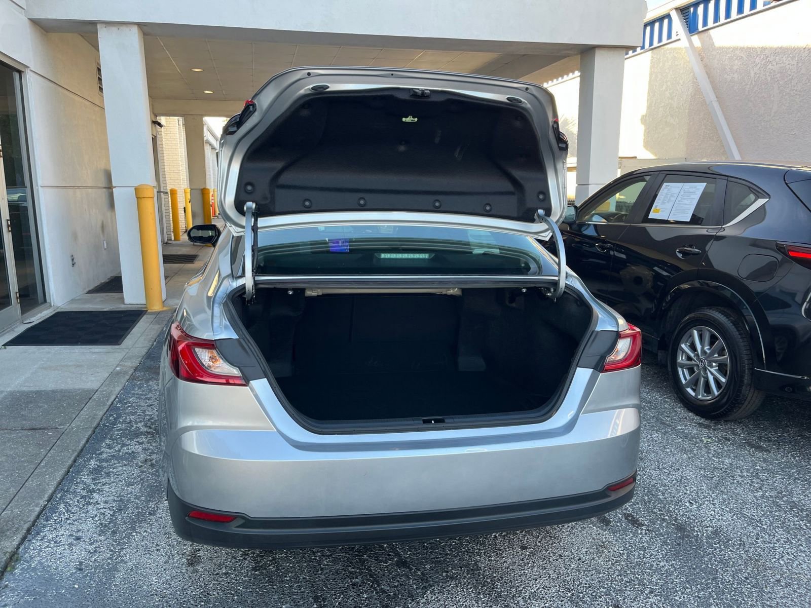 Thumbnail: 2025 Toyota Camry - 31