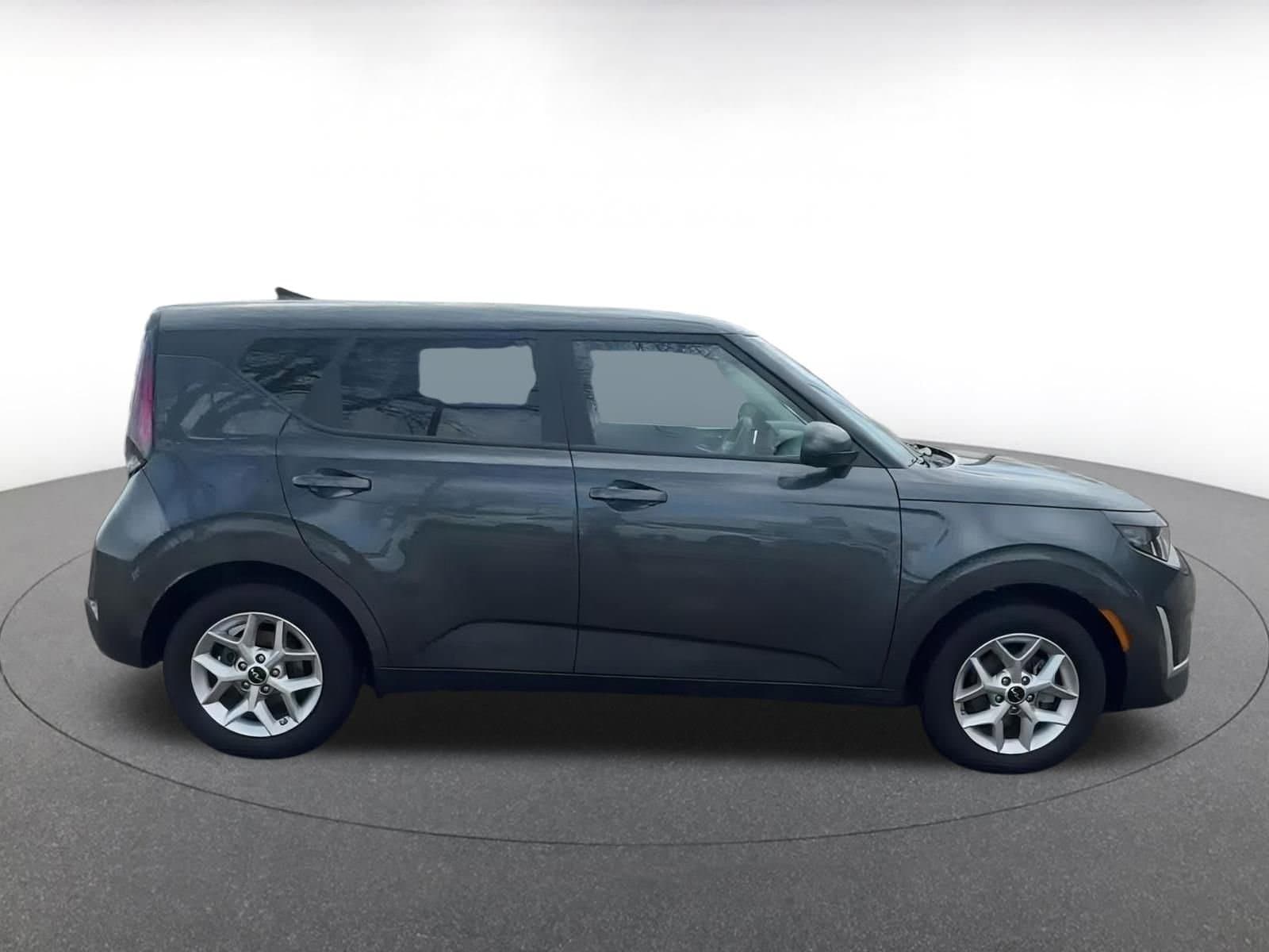 2024 Kia Soul LX 16
