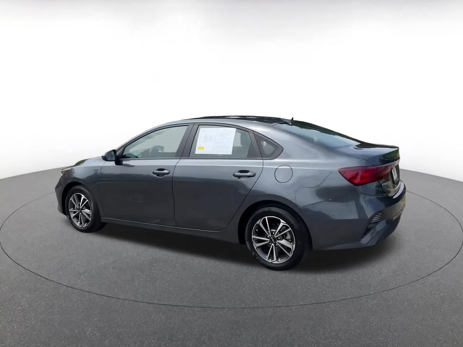 Thumbnail: 2024 Kia Forte - 10