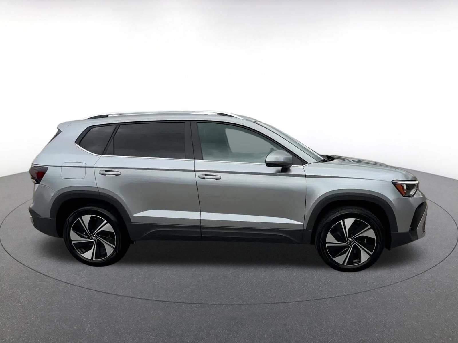 Thumbnail: 2025 Volkswagen Taos - 15