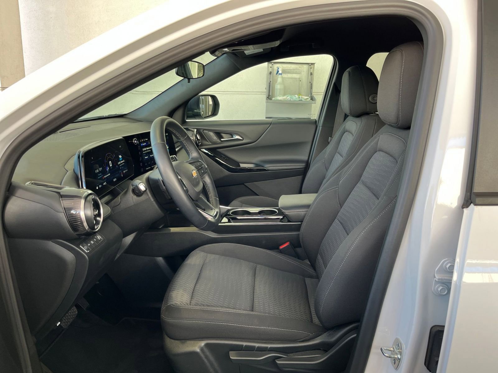 Thumbnail: 2025 Chevrolet Equinox - 27