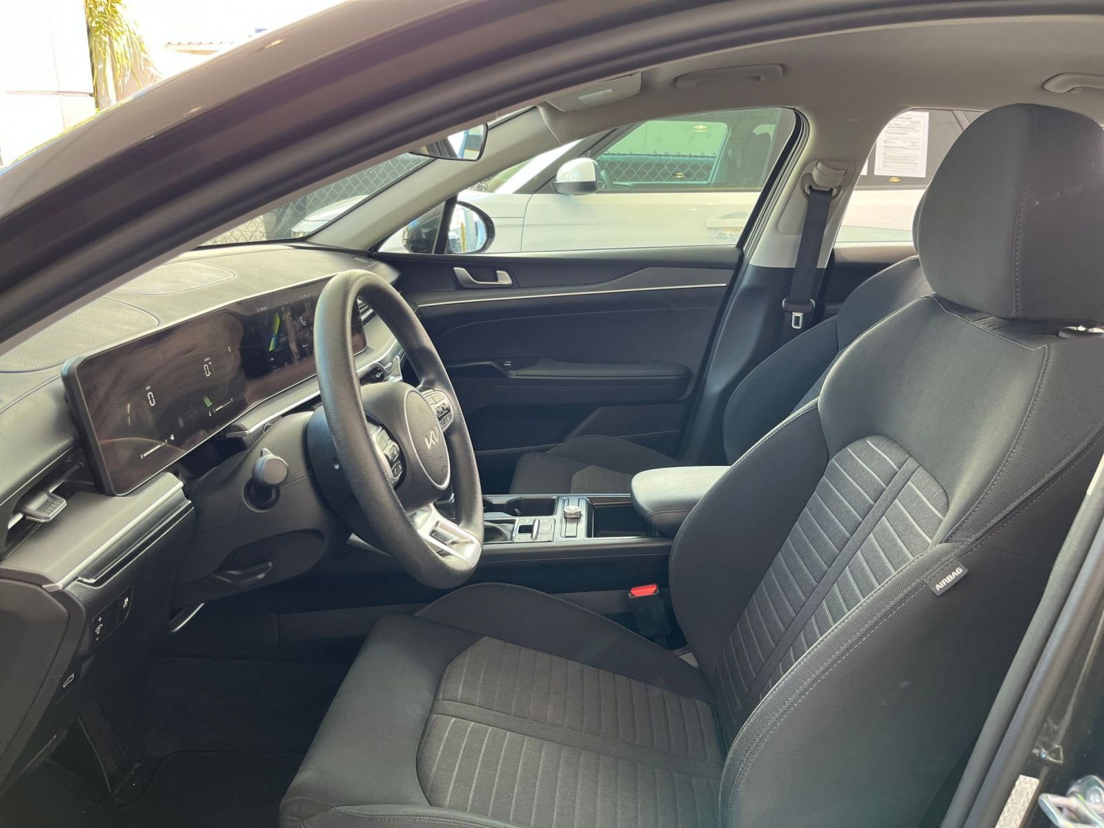 Thumbnail: 2025 Kia K5 - 28