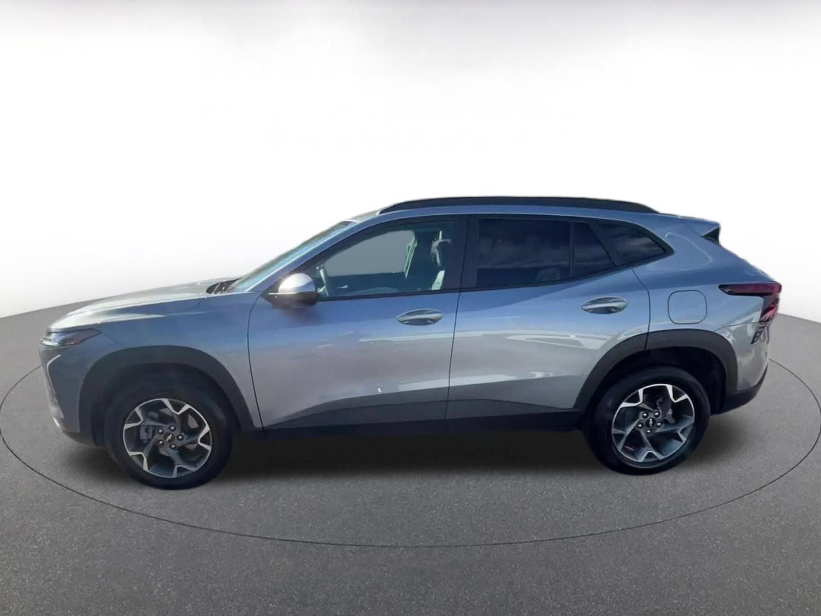 Thumbnail: 2025 Chevrolet Trax - 9