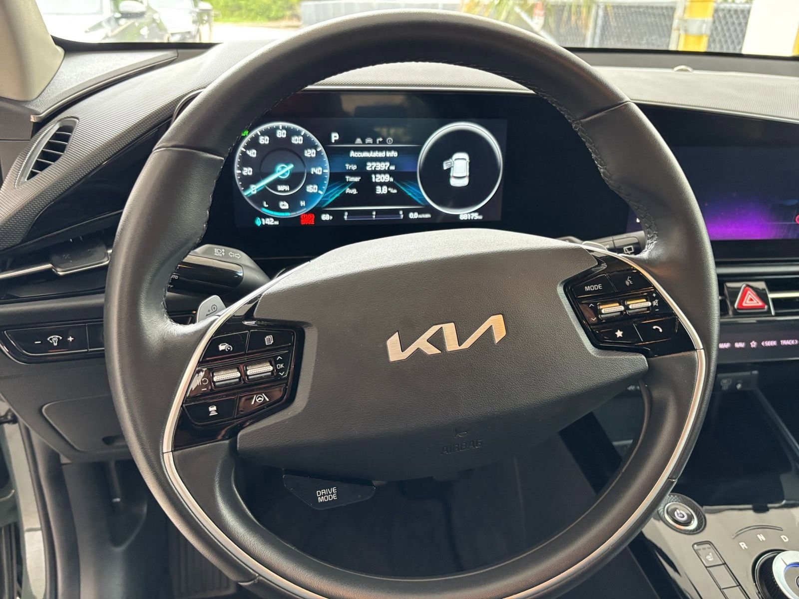 Thumbnail: 2024 Kia Niro - 35