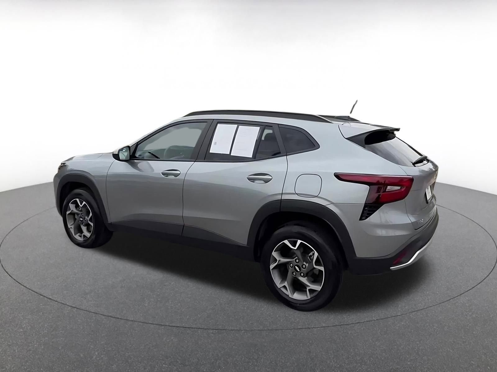 Thumbnail: 2025 Chevrolet Trax - 10