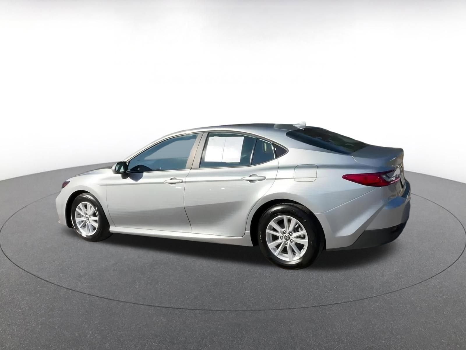 Thumbnail: 2025 Toyota Camry - 9