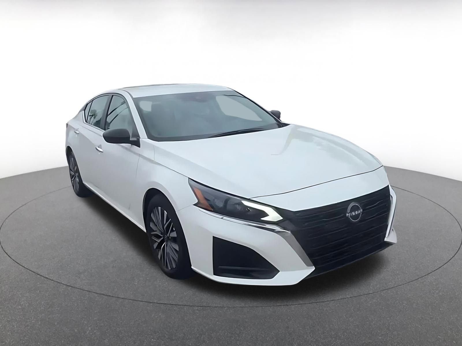 Thumbnail: 2025 Nissan Altima - 3