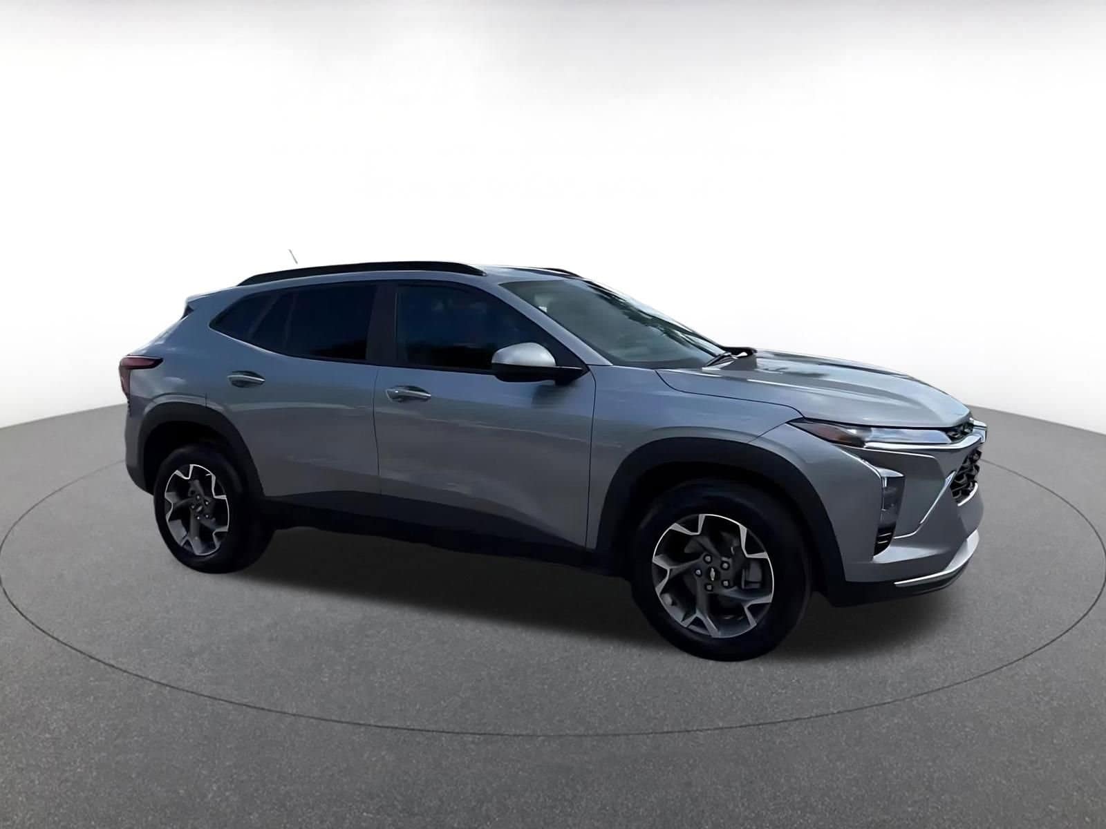 Thumbnail: 2025 Chevrolet Trax - 2